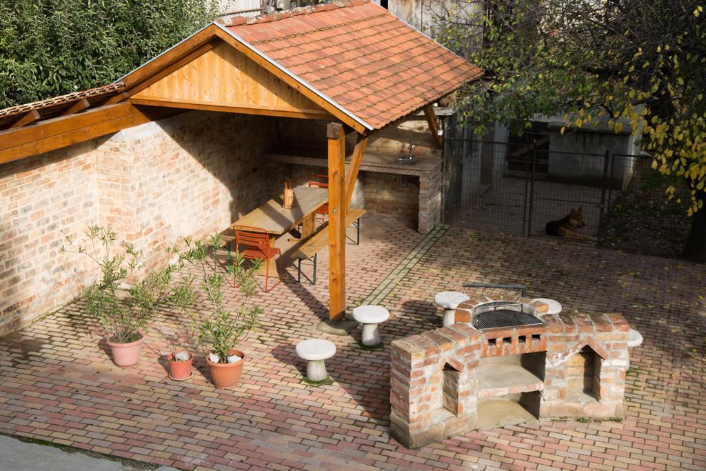 Tompos Vendeghaz Es Pince Hotel Villány Buitenkant foto